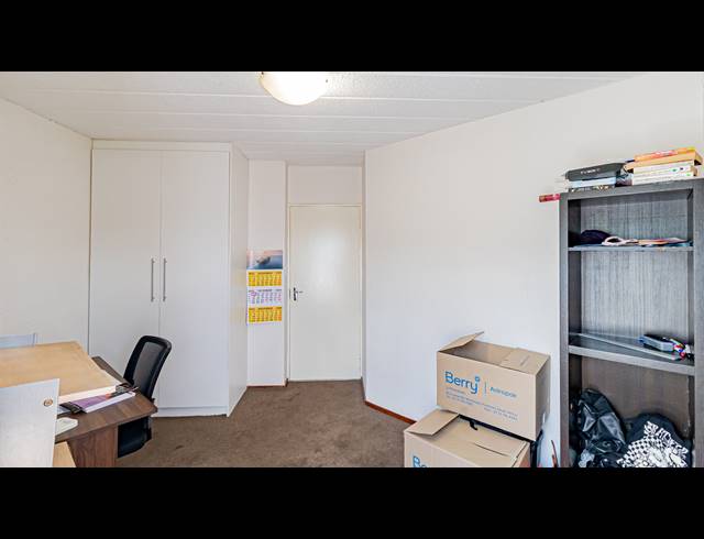 2 BEDROOM APARTMENT FOR SALE IN GLENVISTA